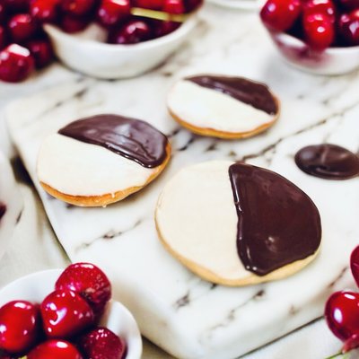 NY Black And White Cookies 