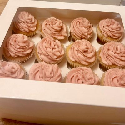 Vanilla Cupcakes One Dozen 