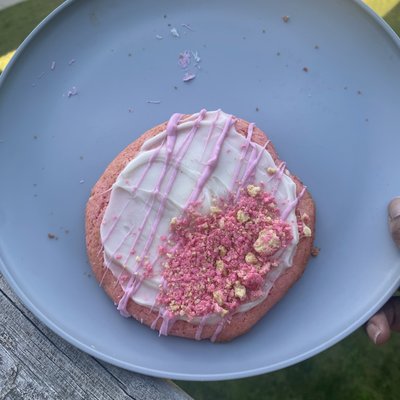 Strawberry Crunch Cookie
