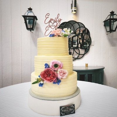 14" White Pearl Cake Stand *Rental*