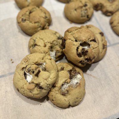 S’mores Stuffed Cookies