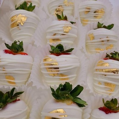 Classic Chocolate Covered Berries 