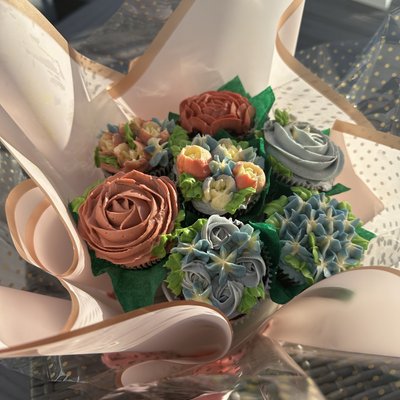 Cupcake Bouquet - 7 Cupcakes