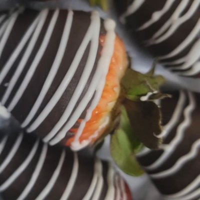 Chocolate Covered Strawberries With White Chocolate Drizzle 
