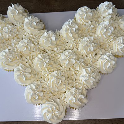 Heart Pull Apart Cupcake Cake 