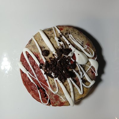 Red Velvet Cookies N Cream 