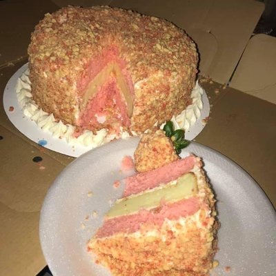 Strawberry Shortcake Cake With Cheesecake In The Middle 