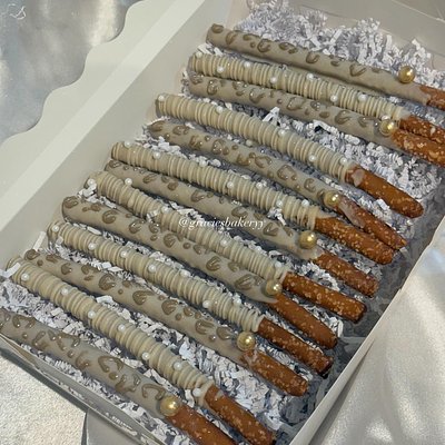 1 Dozen Pretzel Rods