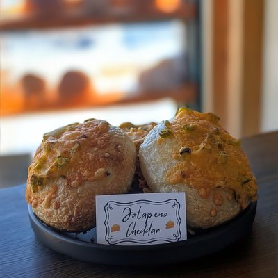 Jalapeno Cheddar Bagels