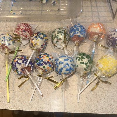 Kiwi 🥝 Strawberry 🍓 Cakepops