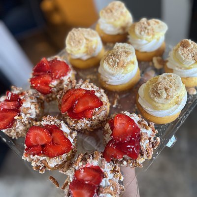 Custom Cupcakes 