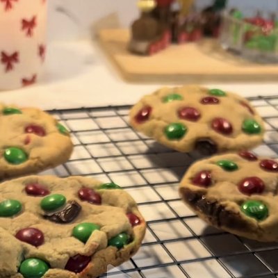 Christmas M&M Cookie