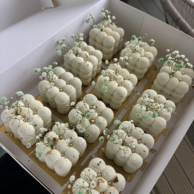 Mini Mousse Cakes