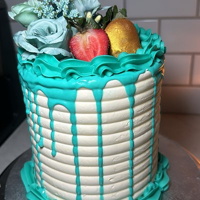 Cake - Round (6 Inch - 3 Layers)