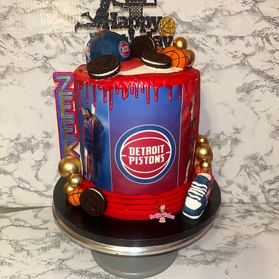 10 In Custom Round Cake 