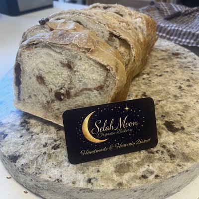 Pan-Specialty Cinnamon & Raisin Sourdough Loaf