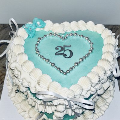 Heart Cake 8 Inch (Two Or Three Layer) 