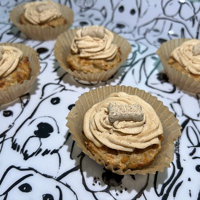 Half Dozen Apple Cheddar Pup Cakes