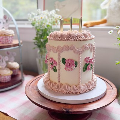 Custom Cake 6”