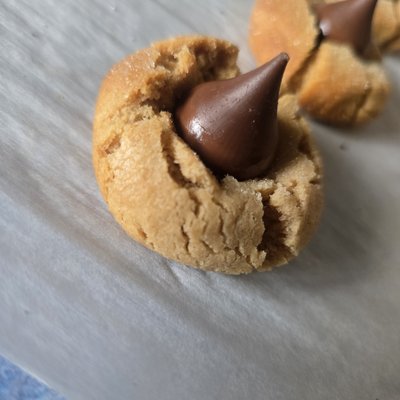 Peanut Butter Kiss Thumbprints (12 Pack)