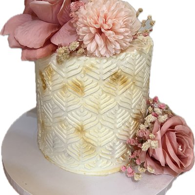 3 Layer 6 Inch Round or Heart Cake (serves 15)