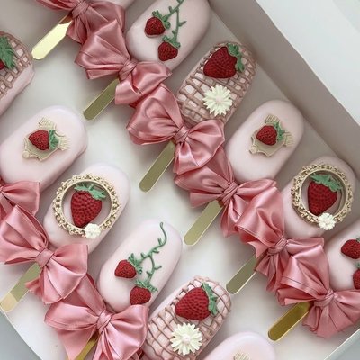 Cake Pops ~ By The Dozen