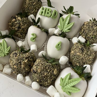 Custom Dozen Strawberries