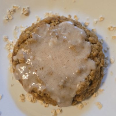 Iced Cinnamon Oatmeal Cookies 