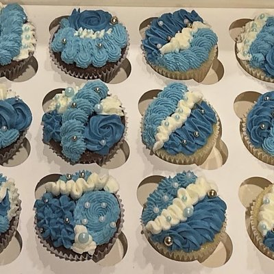 1 Dozen Custom Design Cupcakes