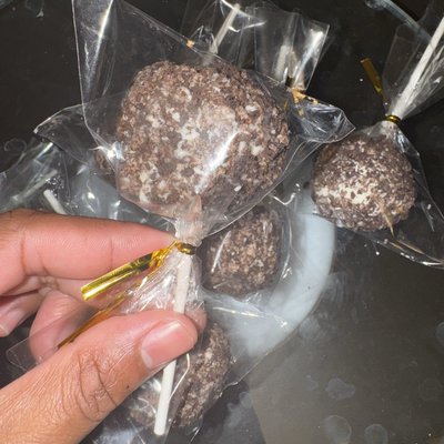1 Dozen Oreo Cake Pops