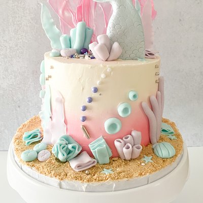 Custom Cake - 6” (Serves 12-14)