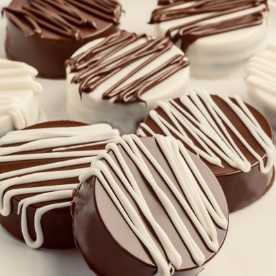 Cake Pucks 6-pack 