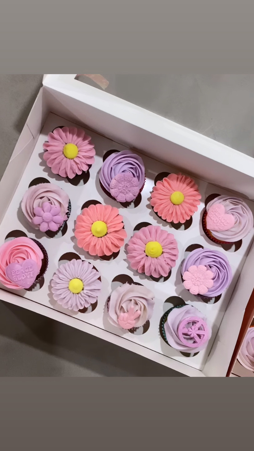 1 Dozen Floral Cupcakes
