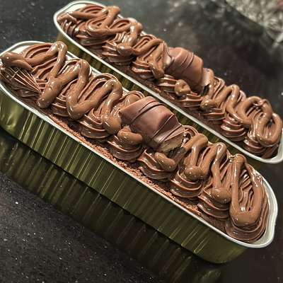 Cake trays