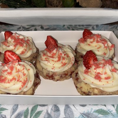 Strawberry Cheesecake Cookie