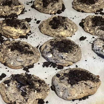 Cookies & Cream Cookies 1 Dozen 