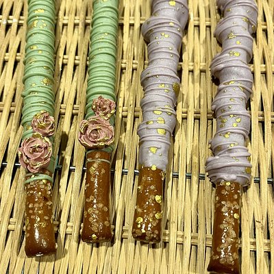 Pretzel Rods / Caramel Pretzel Rods