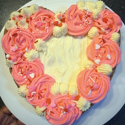 8’ Heart Shaped Brownie Cake