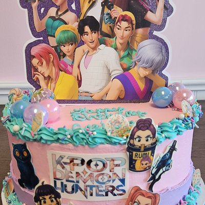 6 Inch CUSTOM CAKE (Serves 10)
