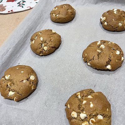 Gingerbread White Chocolate Chip Cookies