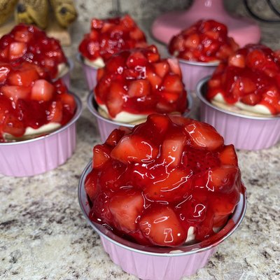 Mini Strawberry Glazed Cheesecake