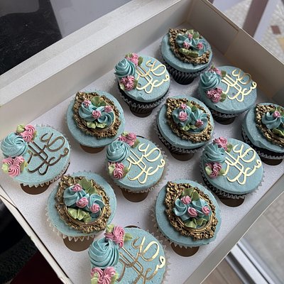 12 Cupcakes
