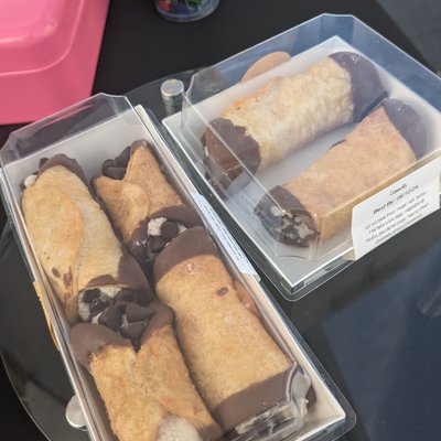 Cannolis