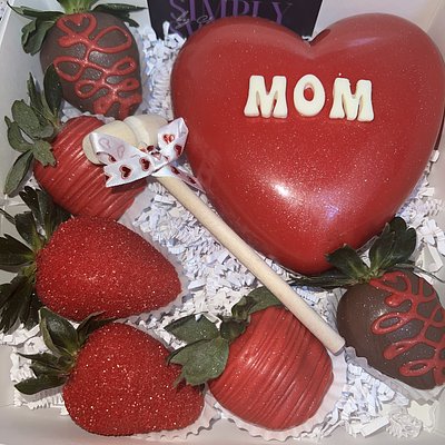 Breakable Heart + 12 Strawberries