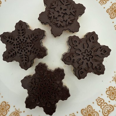 Snowflake Peppermint Chocolates