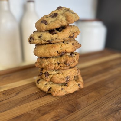 Bakers Dozen Mama’s Chocolate Chip Cookies 