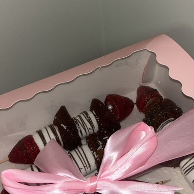 Brownie Skewers 🍓 (1 Dozen) 