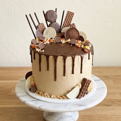 8’ Custom cake