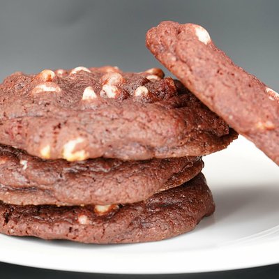 Red Velvet Cream Cheese Chip - Large Bakery Style