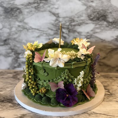 8” Round (serves 20/24)